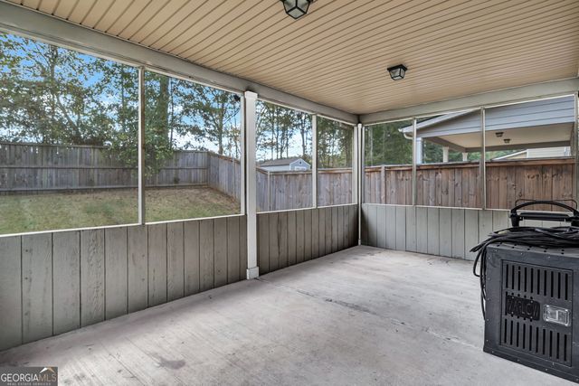 210 Fanleaf Drive, Fairburn, GA 30213