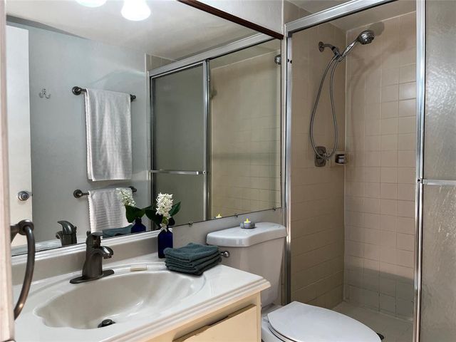 111 Lake Emerald Drive 101, Oakland Park, FL 33309