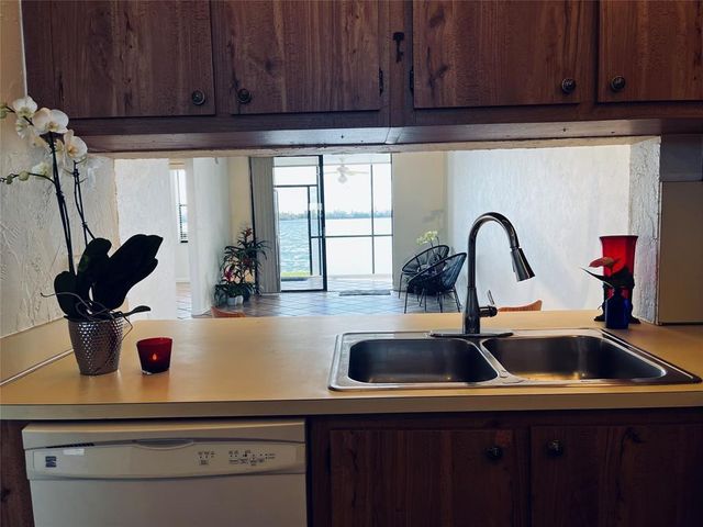 111 Lake Emerald Drive 101, Oakland Park, FL 33309