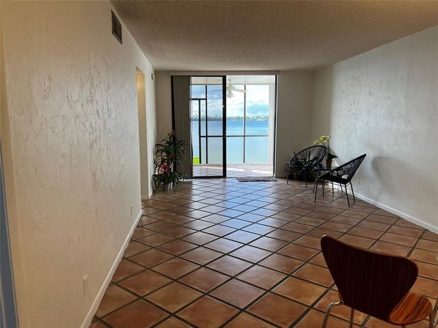 111 Lake Emerald Drive 101, Oakland Park, FL 33309