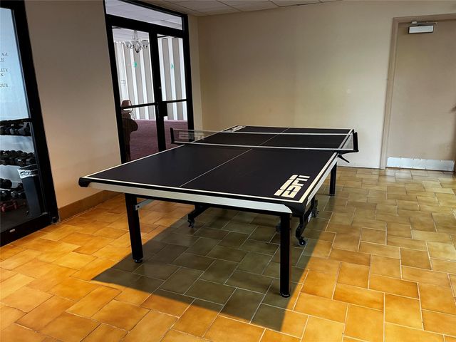 111 Lake Emerald Drive 101, Oakland Park, FL 33309