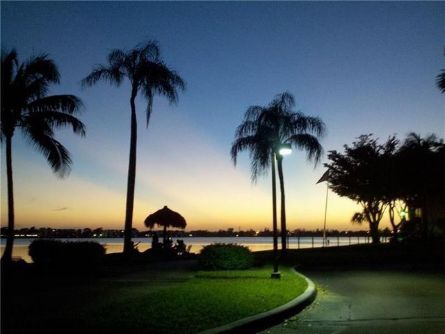 111 Lake Emerald Drive 101, Oakland Park, FL 33309