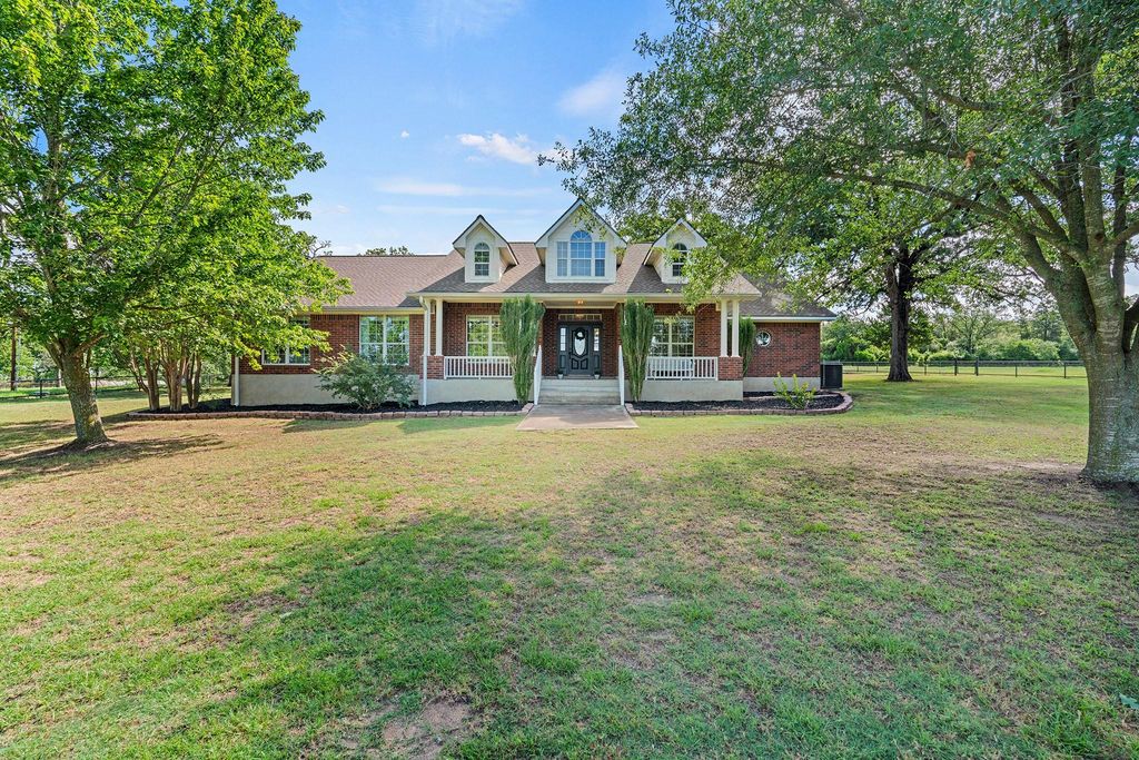 2140 County Road 305, Rockdale, TX 76567