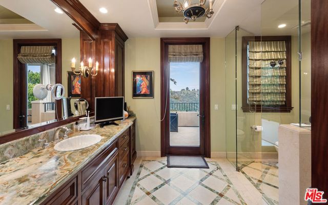 2108 Stratford Circle, Los Angeles, CA 90077