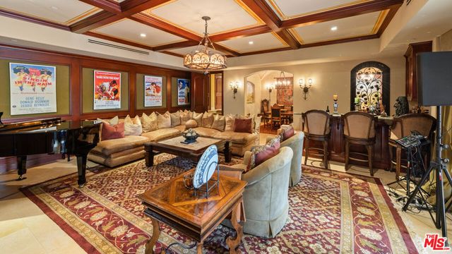 2108 Stratford Circle, Los Angeles, CA 90077