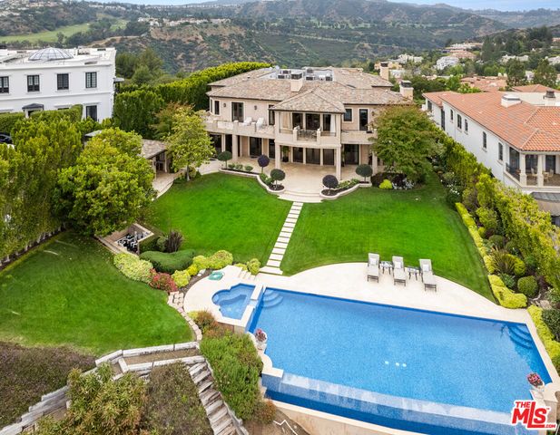 2108 Stratford Circle, Los Angeles, CA 90077