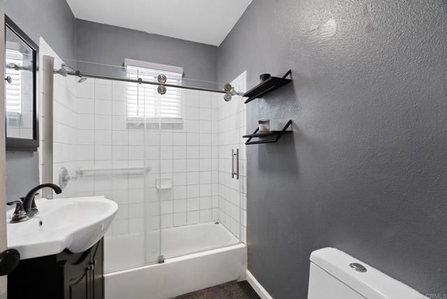 10517 S Normandie Ave., Los Angeles, CA 90044