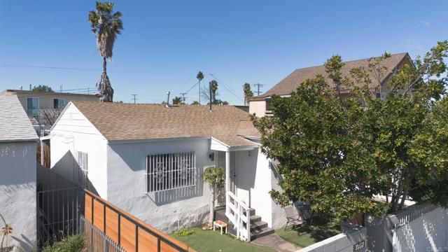 10517 S Normandie Ave., Los Angeles, CA 90044