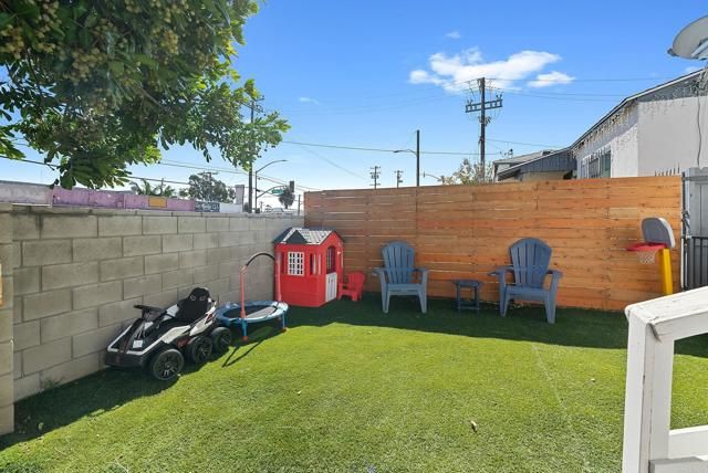 10517 S Normandie Ave., Los Angeles, CA 90044