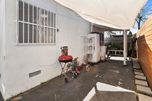 10517 S Normandie Ave., Los Angeles, CA 90044