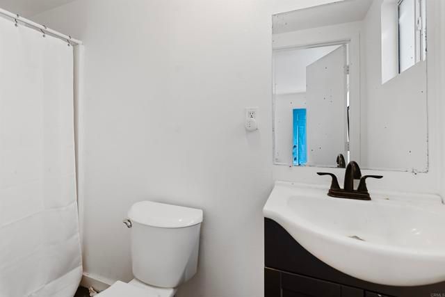 10517 S Normandie Ave., Los Angeles, CA 90044