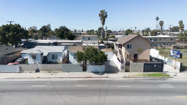 10517 S Normandie Ave., Los Angeles, CA 90044