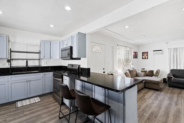 10517 S Normandie Ave., Los Angeles, CA 90044