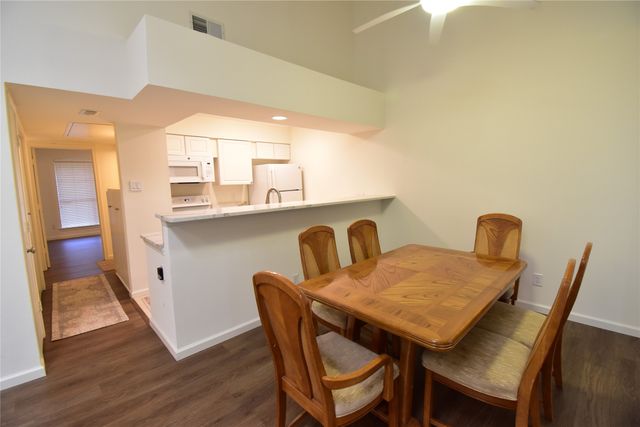 7525 Holly Hill Drive 58, Dallas, TX 75231