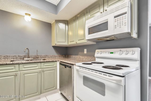 3916 CORRIDA Court 8, Jacksonville, FL 32217