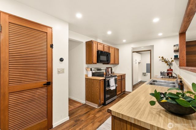 16137 120th Avenue SE, Renton, WA 98058