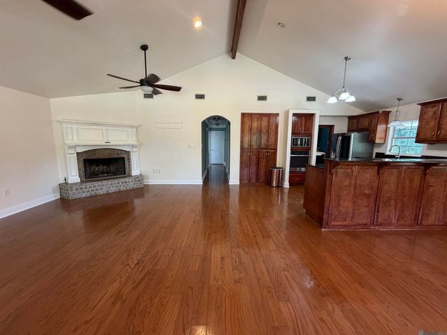 336 N River Rd, Denham Springs, LA 70726