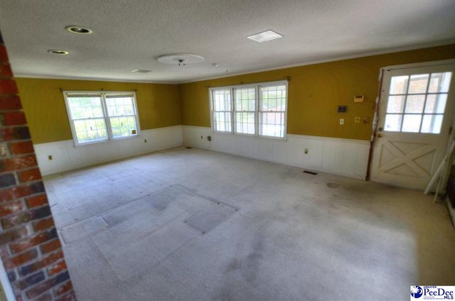 2212 Poor Farm Road, Effingham, SC 29541