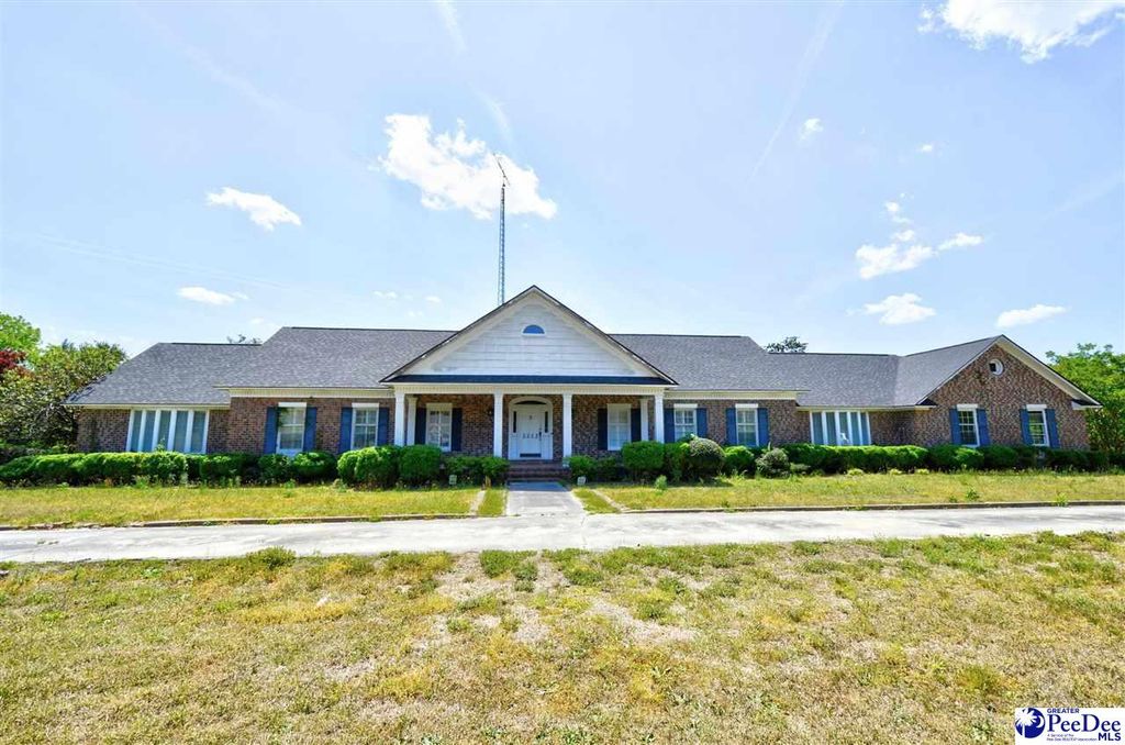 2212 Poor Farm Road, Effingham, SC 29541