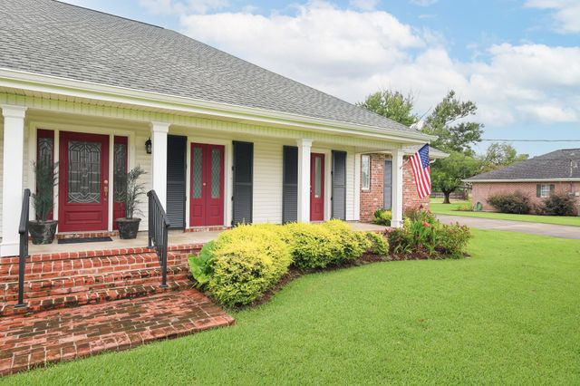616 Parkside Dr, Thibodaux, LA 70301