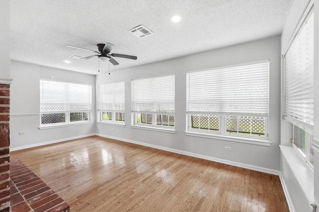 616 Parkside Dr, Thibodaux, LA 70301