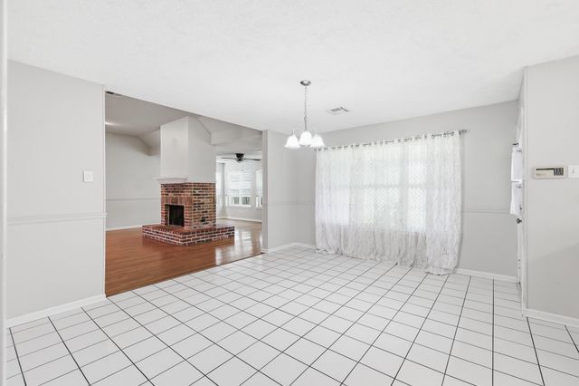 616 Parkside Dr, Thibodaux, LA 70301