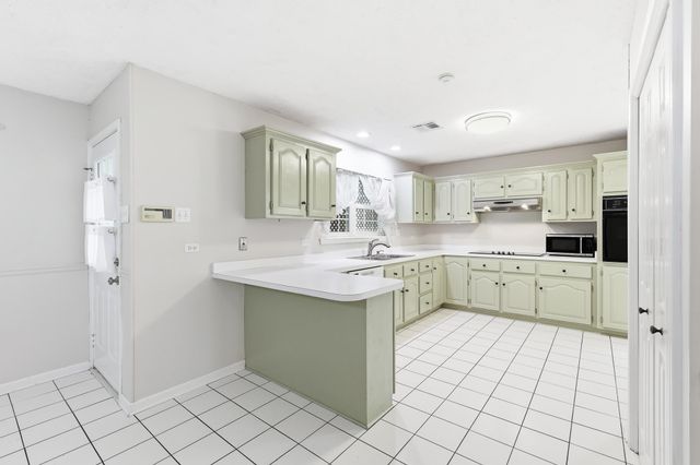 616 Parkside Dr, Thibodaux, LA 70301