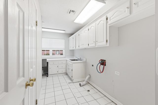 616 Parkside Dr, Thibodaux, LA 70301