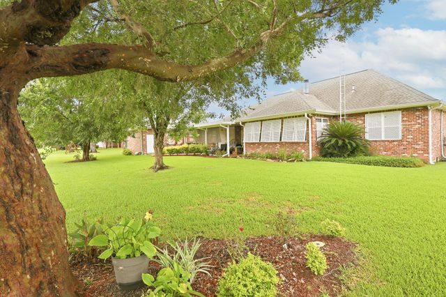 616 Parkside Dr, Thibodaux, LA 70301