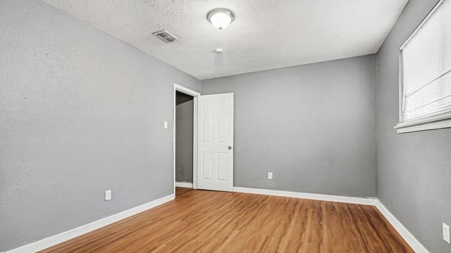 5318 Hemlock Drive, Baytown, TX 77521