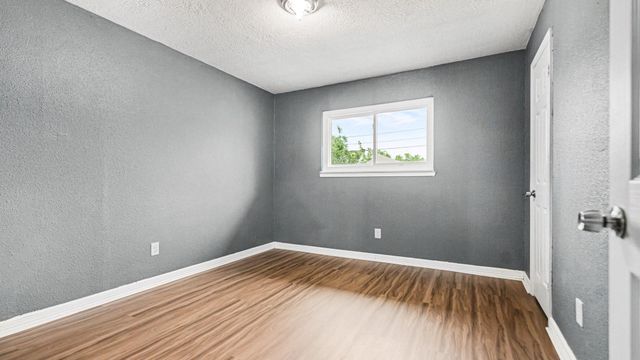 5318 Hemlock Drive, Baytown, TX 77521