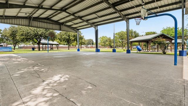 5318 Hemlock Drive, Baytown, TX 77521