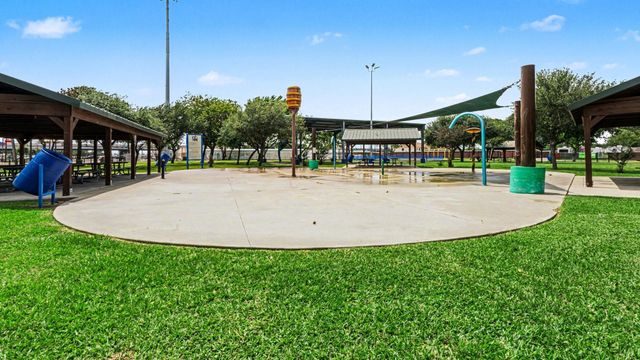 5318 Hemlock Drive, Baytown, TX 77521