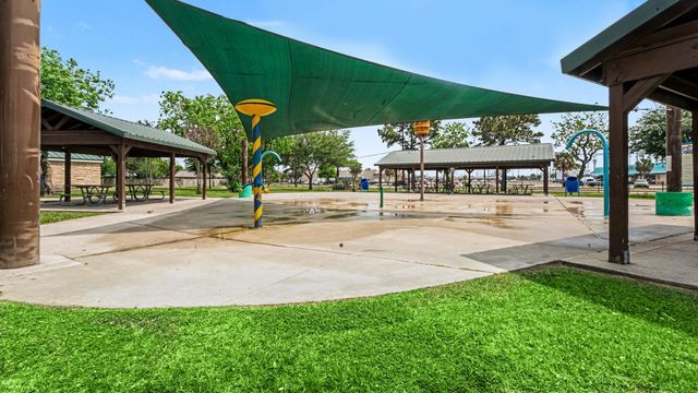 5318 Hemlock Drive, Baytown, TX 77521