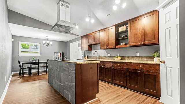 5318 Hemlock Drive, Baytown, TX 77521