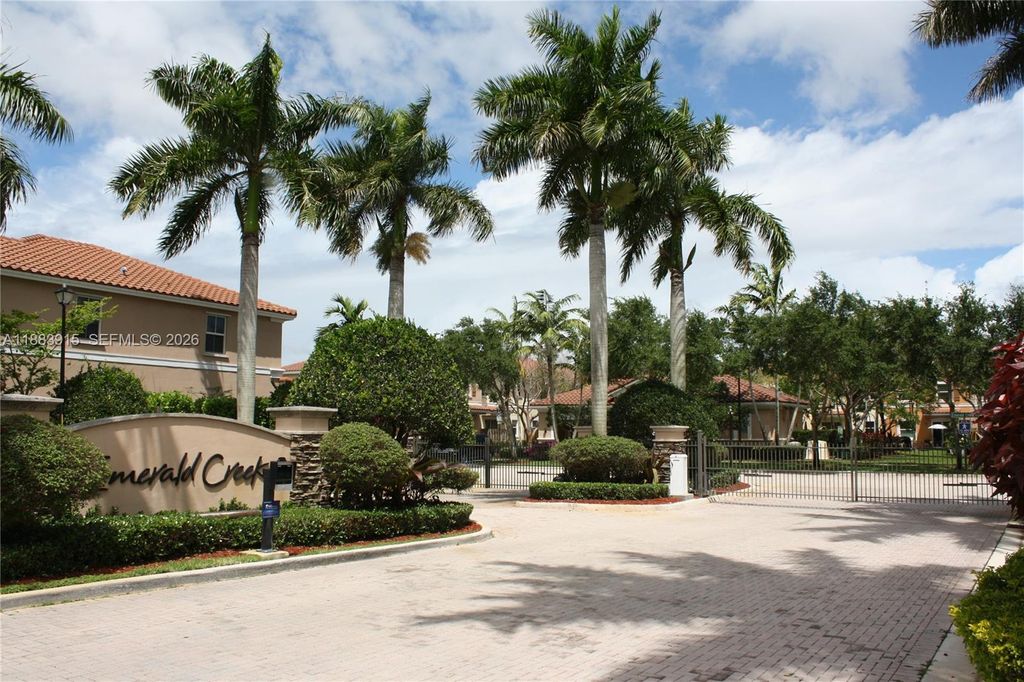 12434 Emerald Creek Manor, Plantation, FL 33325