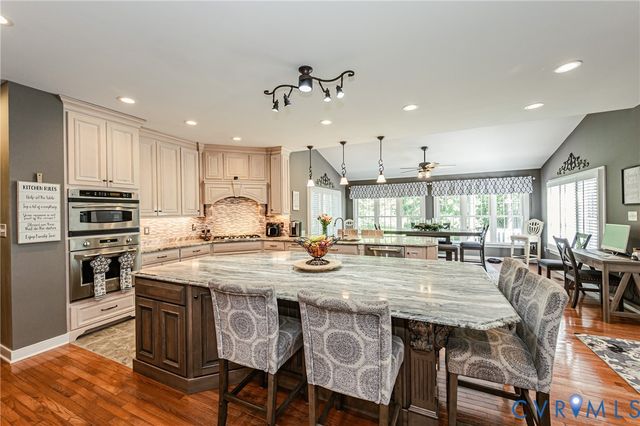 7557 Patriots Landing Pl, Quinton, VA 23141