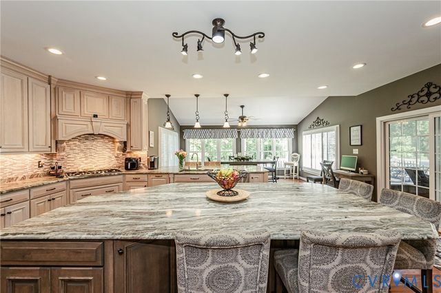 7557 Patriots Landing Pl, Quinton, VA 23141