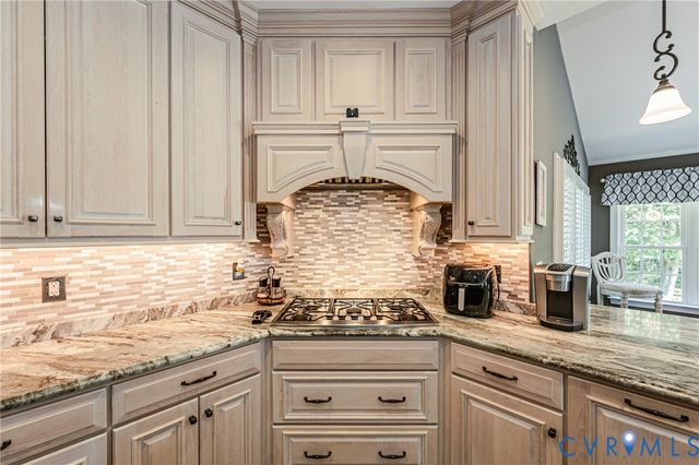 7557 Patriots Landing Pl, Quinton, VA 23141