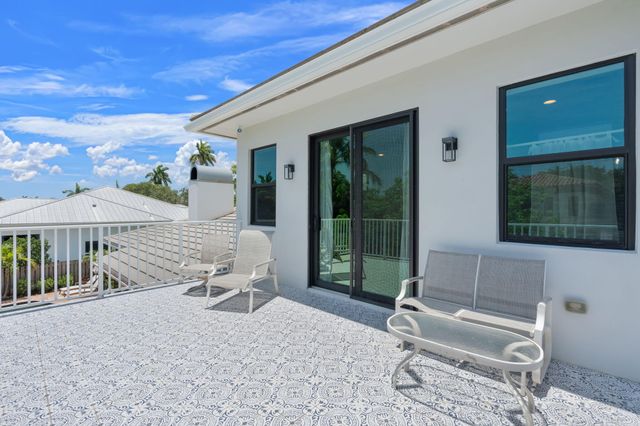 1716 Middle River Drive, Fort Lauderdale, FL 33305