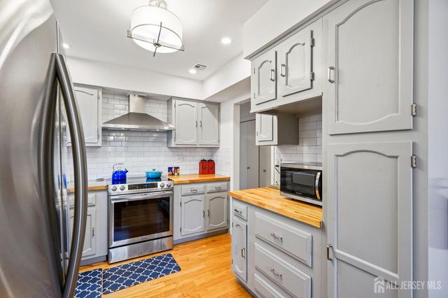 481 Newport Way N, Monroe, NJ 08831