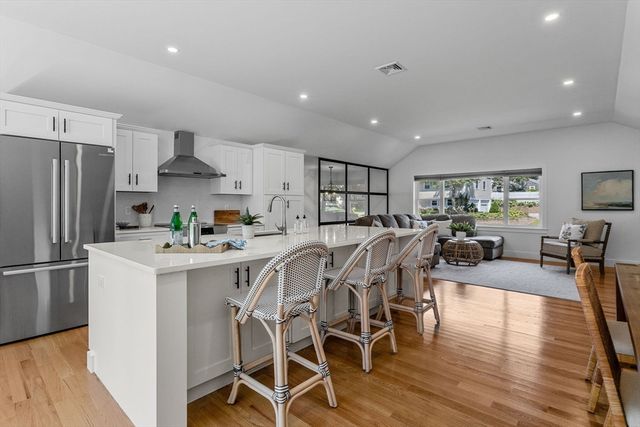 11 Madeline Rd, Falmouth, MA 02536
