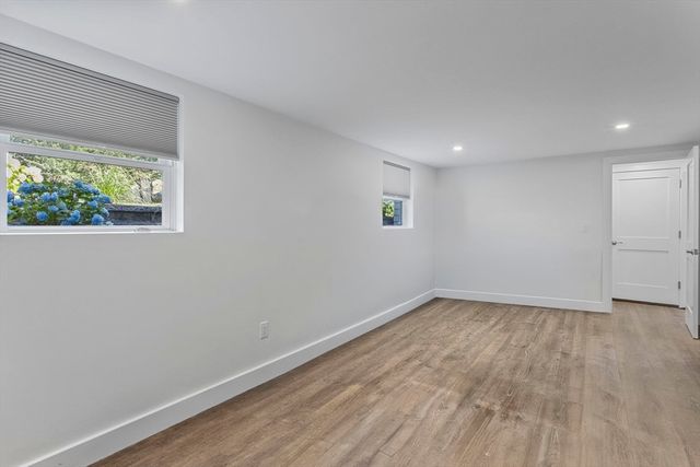 11 Madeline Rd, Falmouth, MA 02536