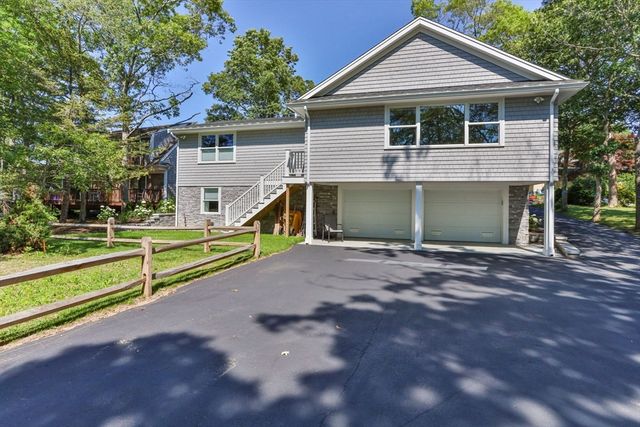 11 Madeline Rd, Falmouth, MA 02536