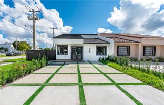 975 SW 89th Ave, Miami, FL 33174