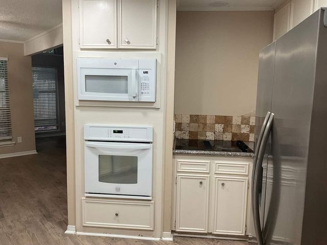 2227 Briarwest Boulevard, Houston, TX 77077
