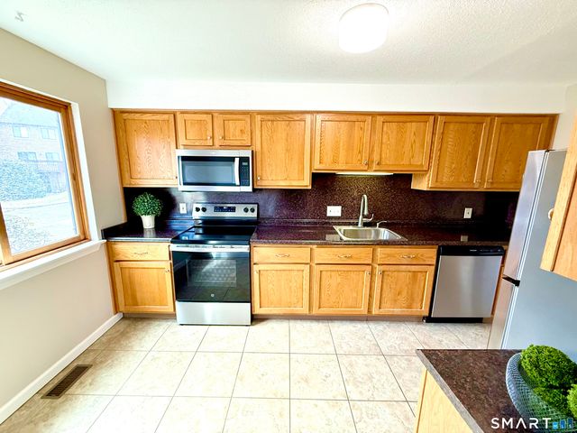 169 Greenwoods Lane 169, East Windsor, CT 06088