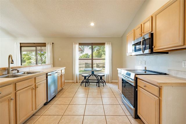 15816 OAKLAND COURT, Clermont, FL 34711