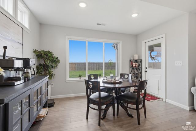 9685 Heather Lane, Manhattan, KS 66502