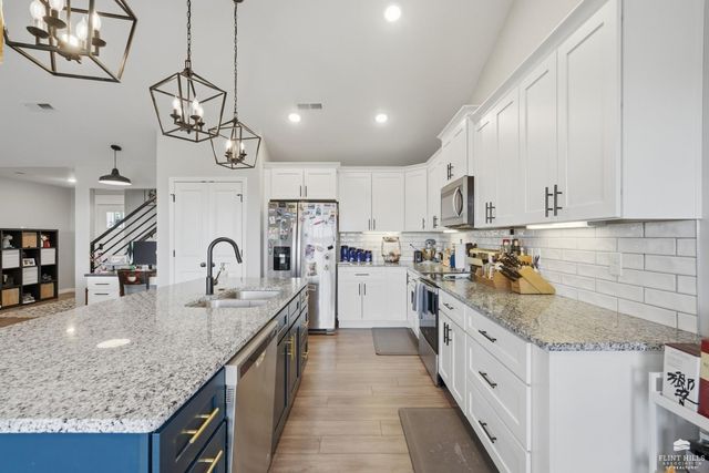 9685 Heather Lane, Manhattan, KS 66502